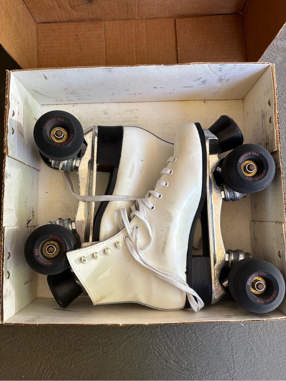 Vintage Riedell Redwing Minnesota White Leather Women’s Roller Skates 55066